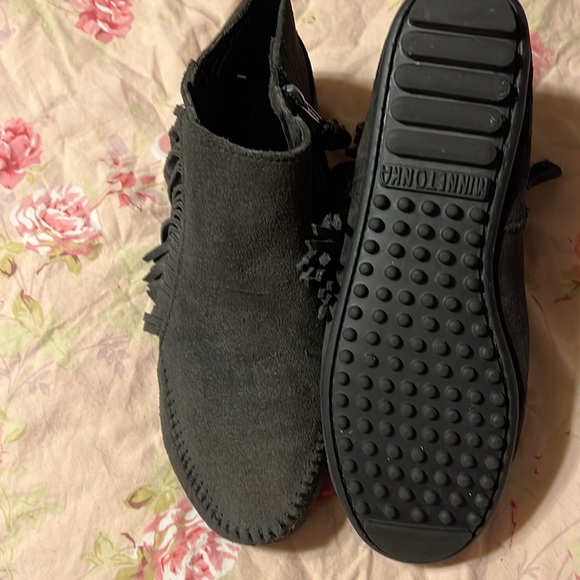 Grey Minnetonka moccasins. Size 6.5 - Picture 2 of 5